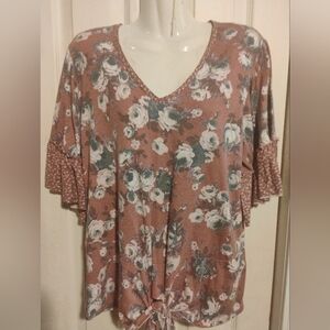 Signature Studio Floral V-Neck Women Top